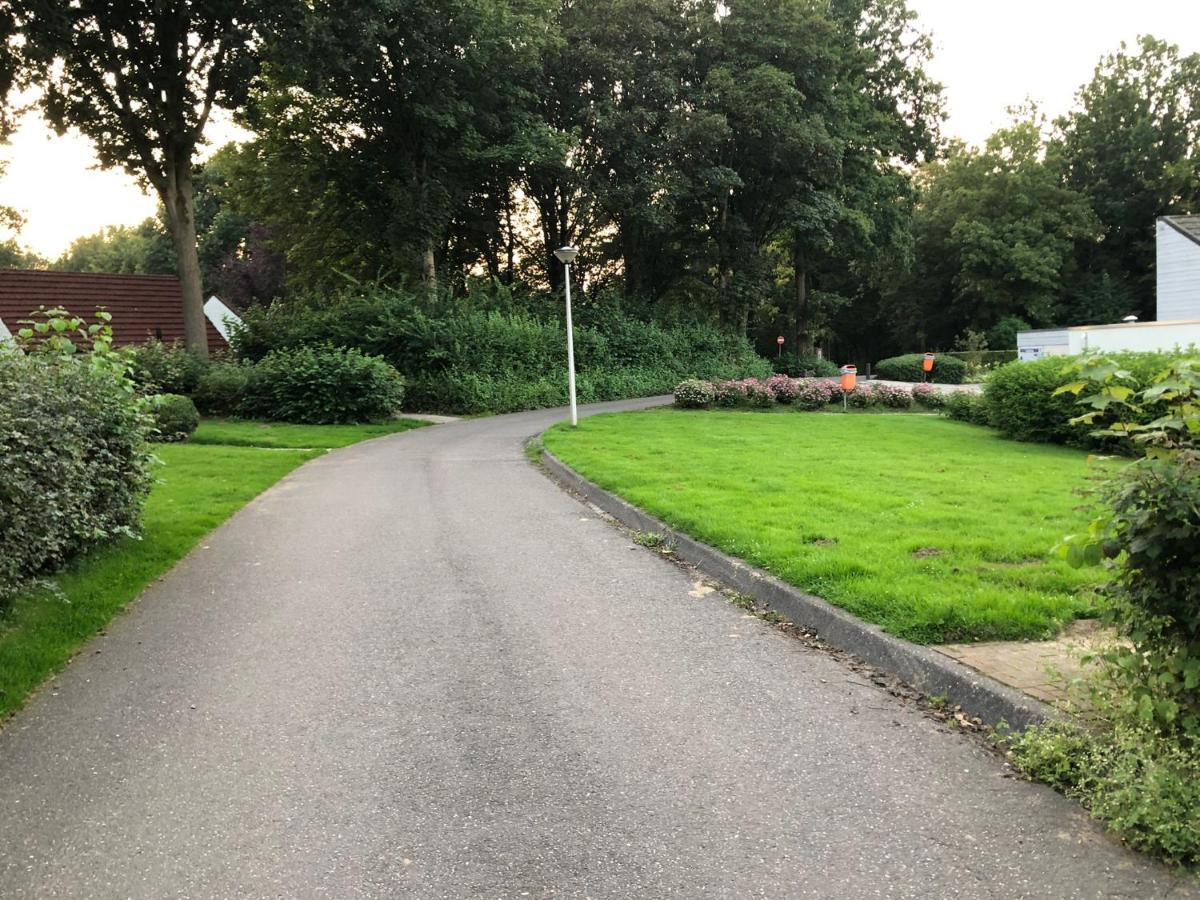 Vakantiebungalow Nr 7 In Het Heuvelland Simpelveld Exterior photo